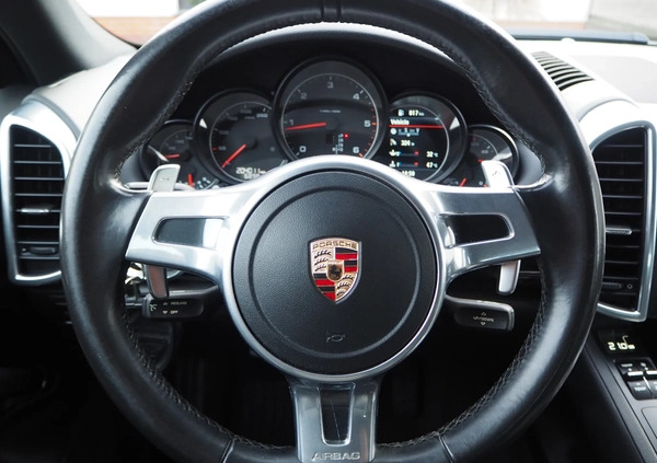 Porsche Cayenne cena 119000 przebieg: 205000, rok produkcji 2014 z Poręba małe 562